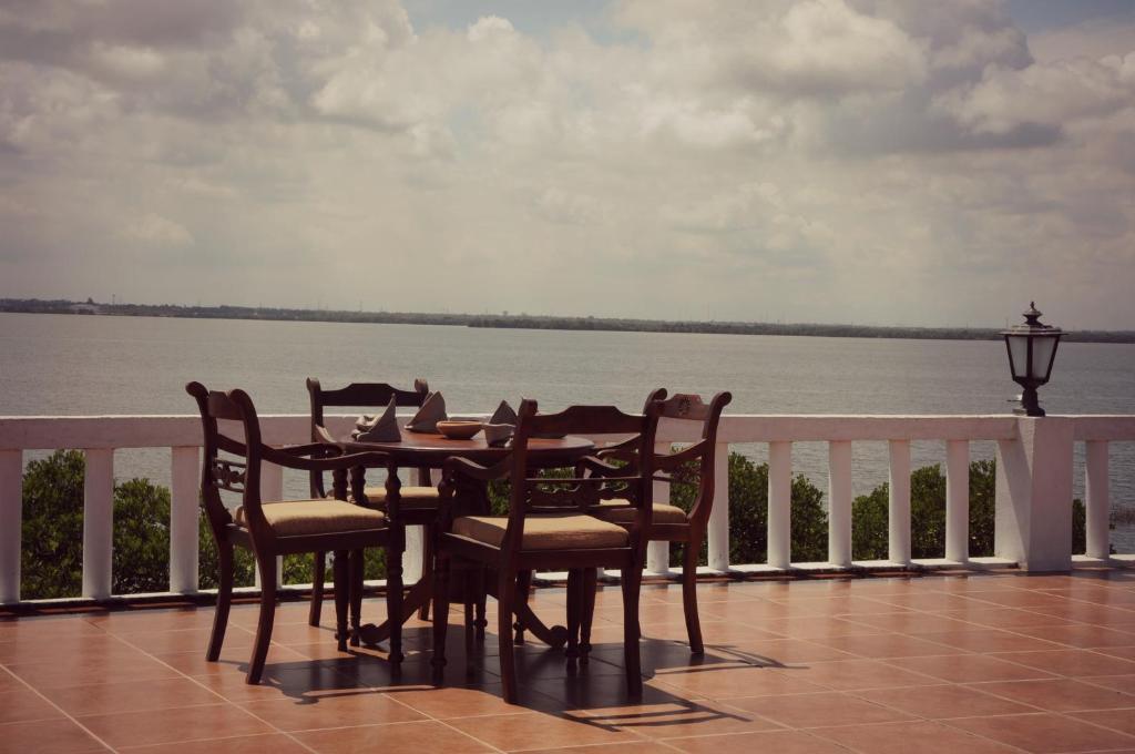 Hotel Lagoon Paradise Negombo Ngoại thất bức ảnh