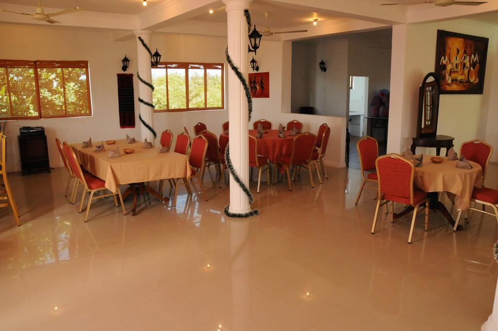 Hotel Lagoon Paradise Negombo Ngoại thất bức ảnh