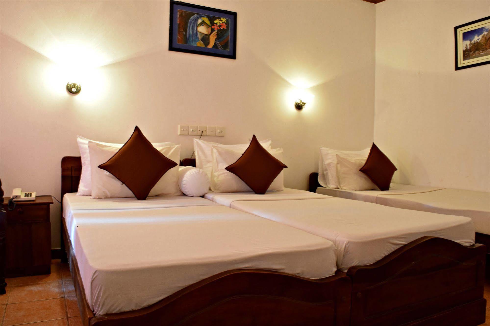 Hotel Lagoon Paradise Negombo Ngoại thất bức ảnh