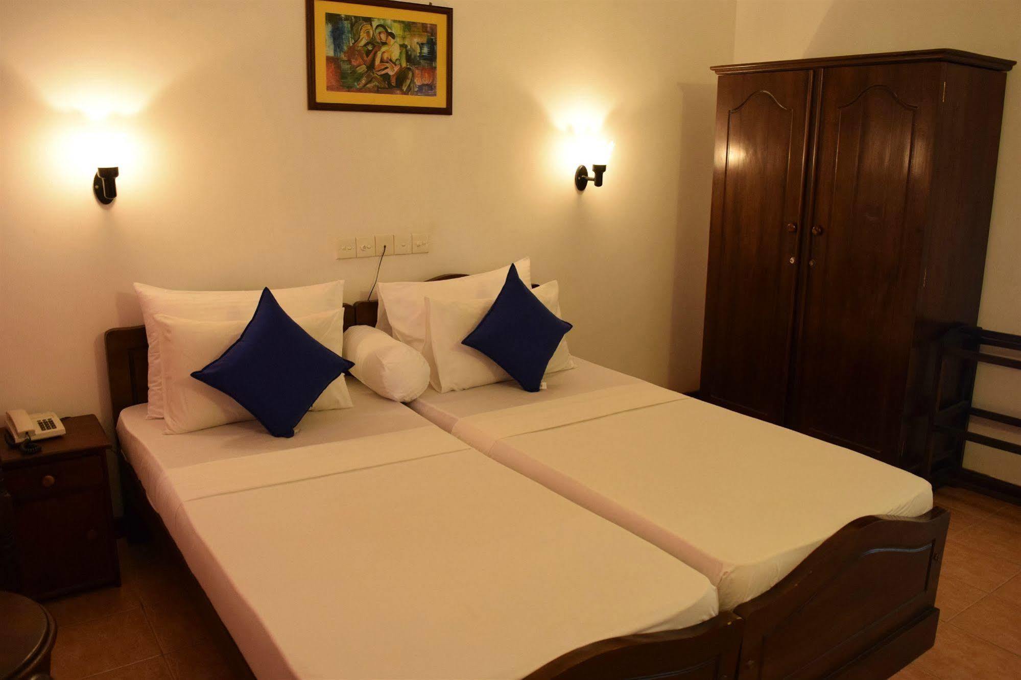 Hotel Lagoon Paradise Negombo Ngoại thất bức ảnh