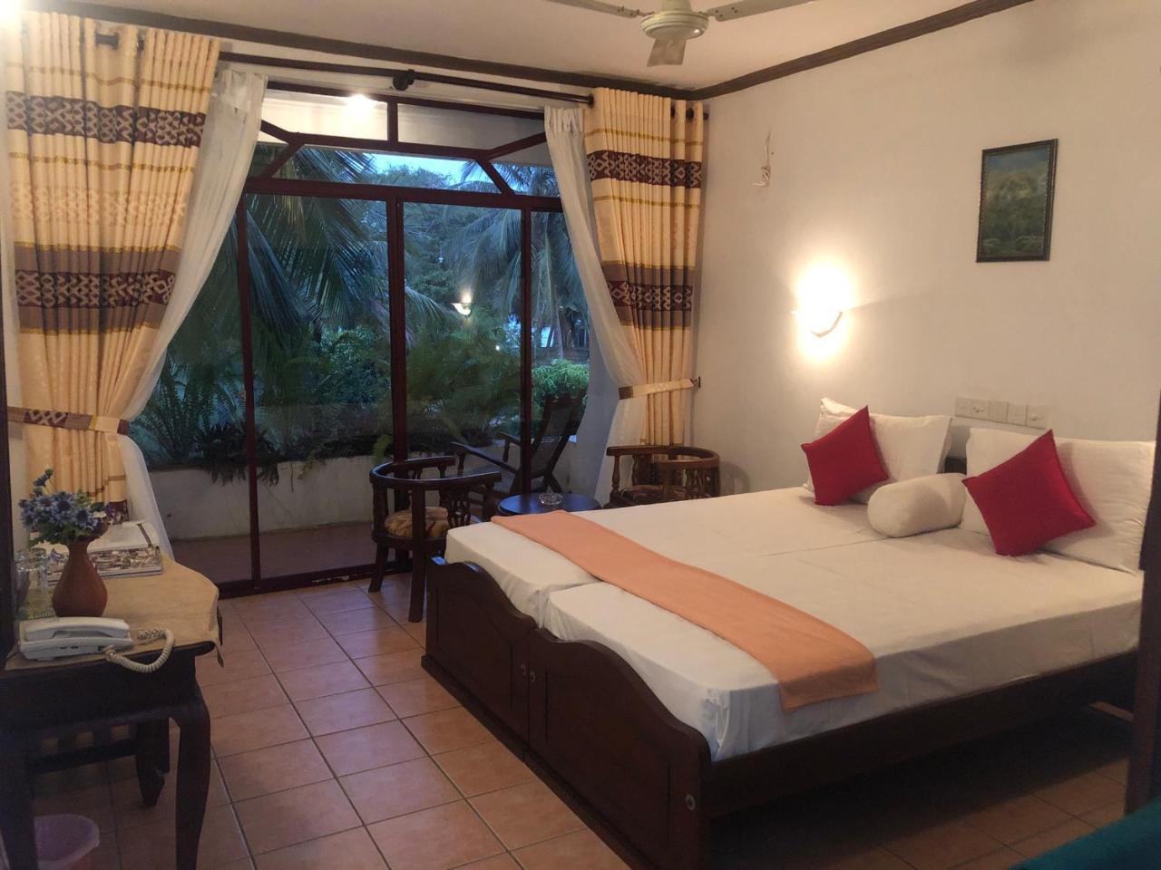 Hotel Lagoon Paradise Negombo Ngoại thất bức ảnh